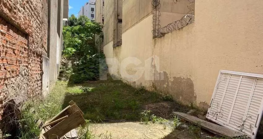 Terreno com projeto aprovado para construção de prédio no centro histórico