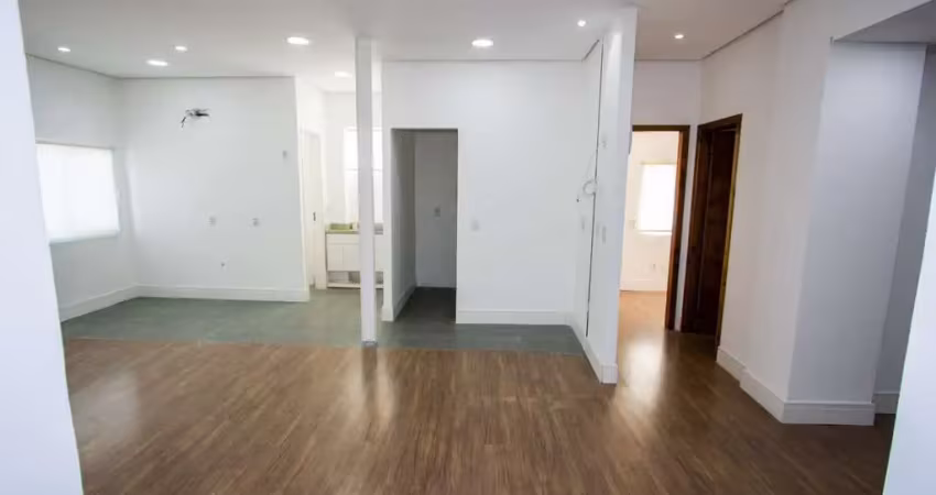 Casa comercial com aproximadamente 157m² privativos