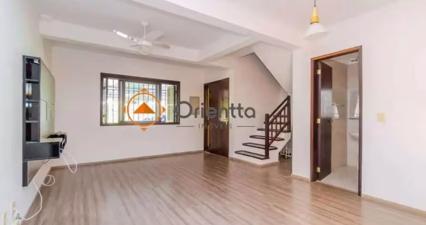 Casa de condomínio para alugar com 230m², 3 quartos e 2 vagas.