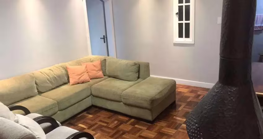 Vende e aluga apartamento com 100m² e uma vaga de garagem.