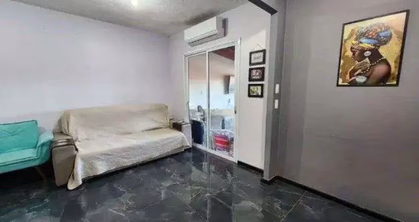 Casa em condomínio / 3 dormitórios / churrasqueira / 2 vagas / terra nova / alvo