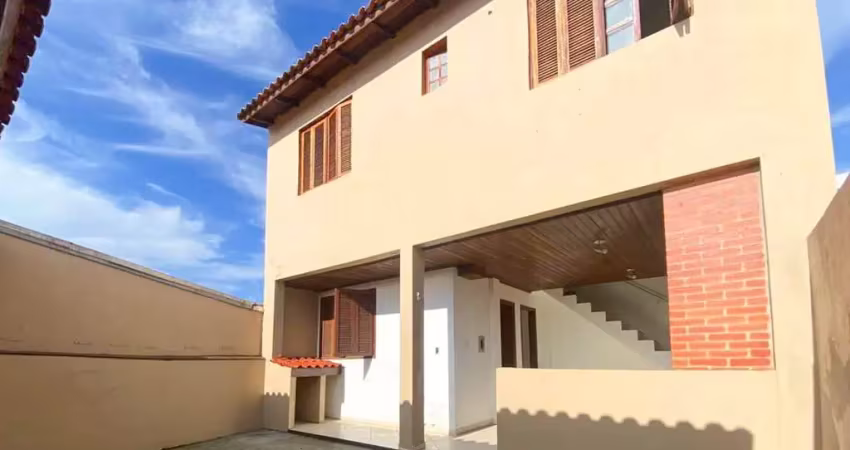 Casa / sobrado / 4 dormitórios / churrasqueira / 2 vagas / jardim algarve / port