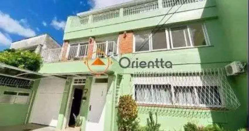 Imobiliária orientta aluga casa com 4 quartos sendo 1 suíte com hidromassagem
