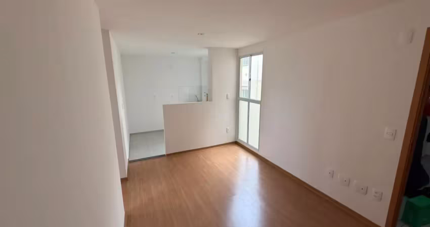Oportunidade - apartamento ensolarado, boa ventilação e vaga livre.