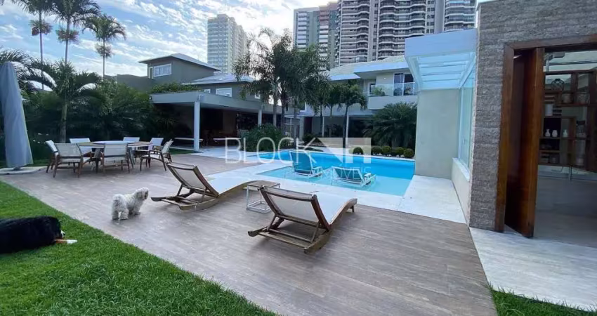 Barra da tijuca | casa de condomínio 5 quartos, sendo 4 suites