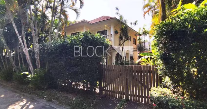 Vargem pequena | casa de condomínio 4 quartos, sendo 3 suites