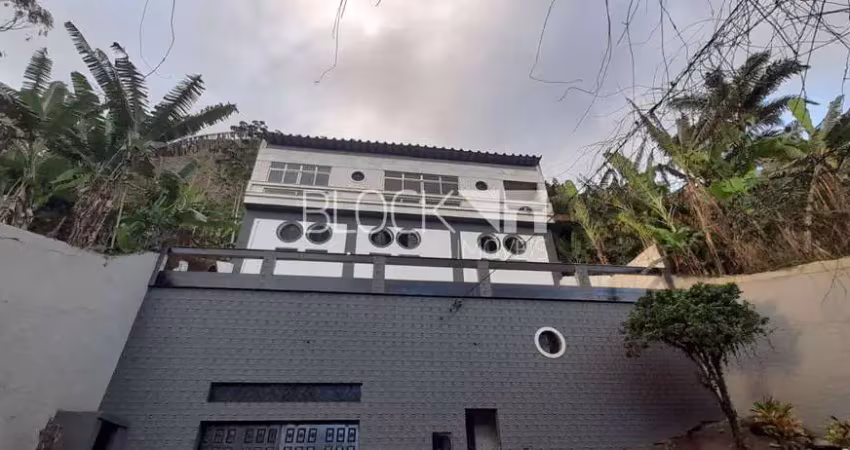 Vargem pequena | casa de rua 5 quartos, sendo 2 suites