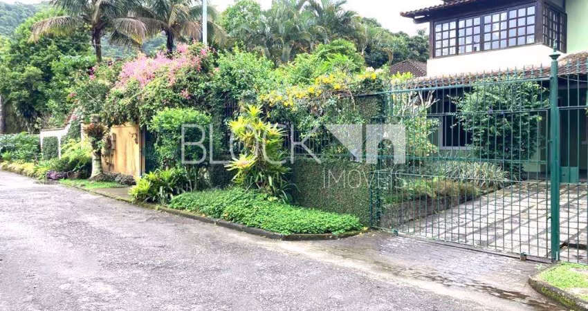 Casa em condomínio fechado com 4 quartos para alugar na Estrada Mucuiba, --, Vargem Grande, Rio de Janeiro