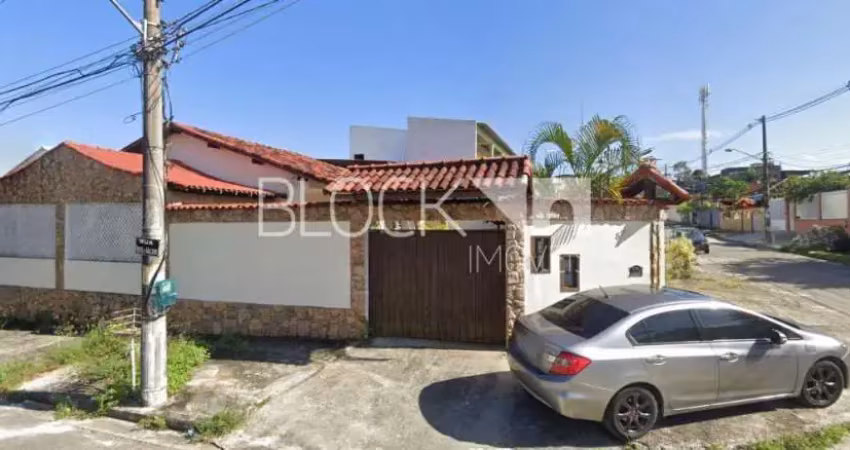 Campo grande | casa de rua 3 quartos, sendo 1 suite