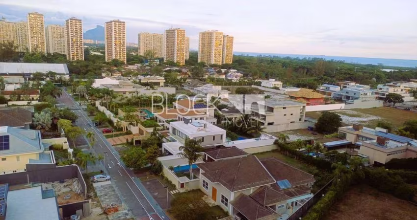Apartamento com 3 quartos à venda na Rua Marlo da Costa e Souza, --, Barra da Tijuca, Rio de Janeiro