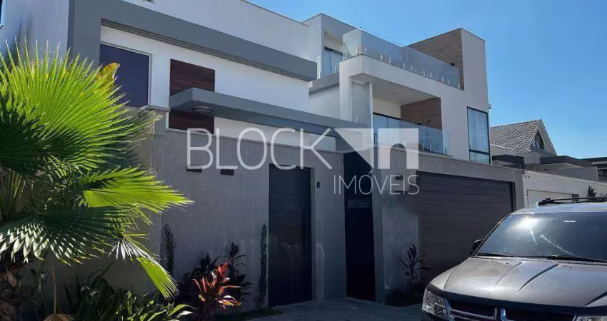 Recreio dos bandeirantes | casa de condomínio 4 quartos, sendo 3 suites