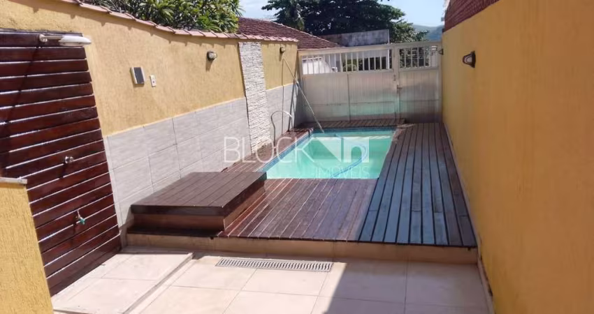 Casa com 2 quartos à venda na Rua Monsenhor Marques, --, Pechincha, Rio de Janeiro