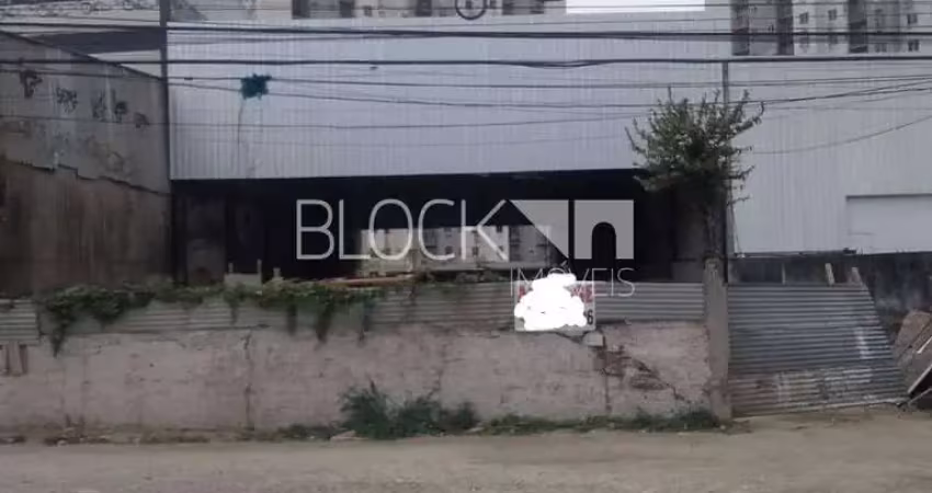 Barracão / Galpão / Depósito para alugar na Estrada dos Bandeirantes, --, Jacarepaguá, Rio de Janeiro