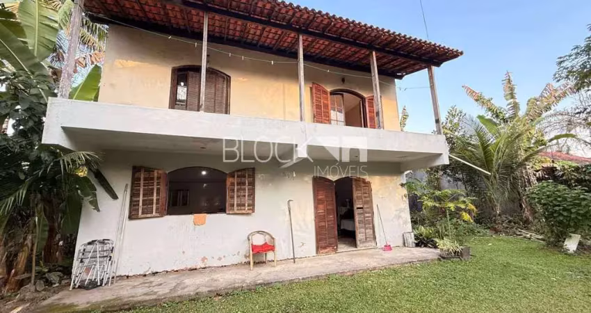 Casa à venda na Estrada do Rio Morto, --, Vargem Grande, Rio de Janeiro