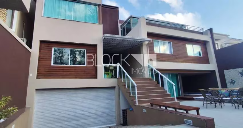 Barra da tijuca | casa de condomínio 6 quartos, sendo 6 suites