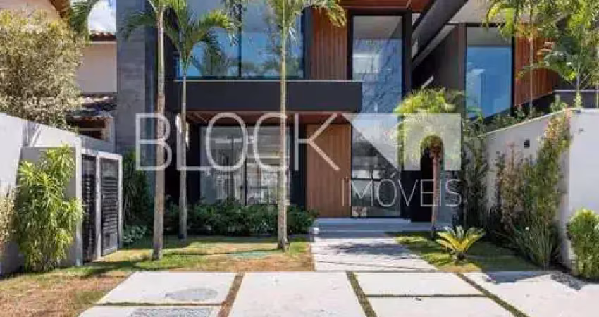Barra da tijuca | casa de condomínio 4 quartos, sendo 4 suites