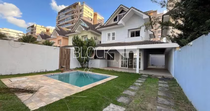 Recreio dos bandeirantes | casa de condomínio 4 quartos, sendo 3 suites