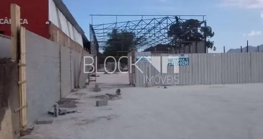 Barracão / Galpão / Depósito para alugar na Estrada dos Bandeirantes, --, Vargem Pequena, Rio de Janeiro