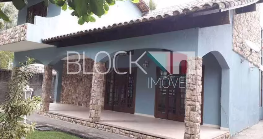 Casa em condomínio fechado com 4 quartos para alugar na Estrada do Rio Grande, --, Taquara, Rio de Janeiro
