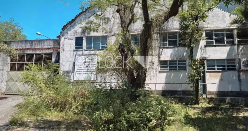Barracão / Galpão / Depósito com 4 salas à venda na Estrada das Pedrinhas - São Gonçalo, --, Amendoeira, São Gonçalo