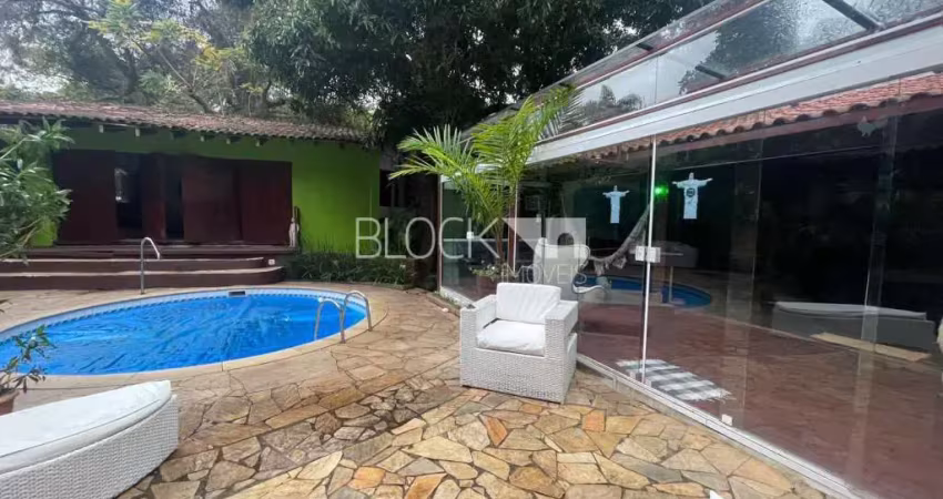 Cosme Velho | Casa de Rua 7 quartos, sendo 3 suites