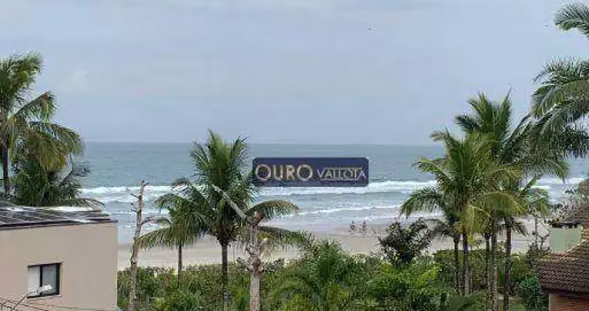Casa em condomínio fechado de frente para a praia