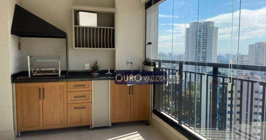Apartamento na Mooca  de 86m² com varanda gourmet envidraçada c/ churrasqueira e pia.