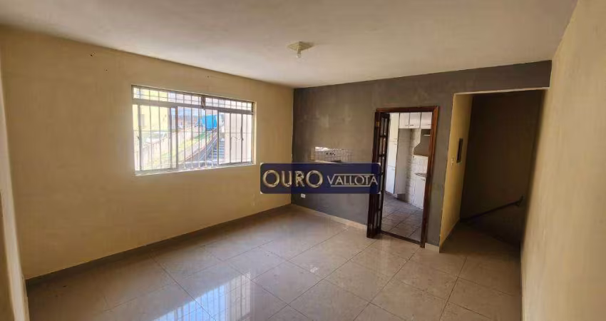 Apartamento com 53m² nos fundos