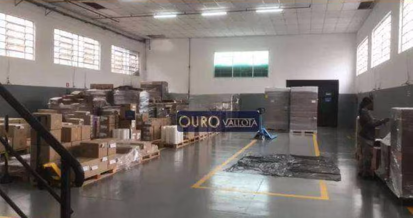 Galpão com 930m²