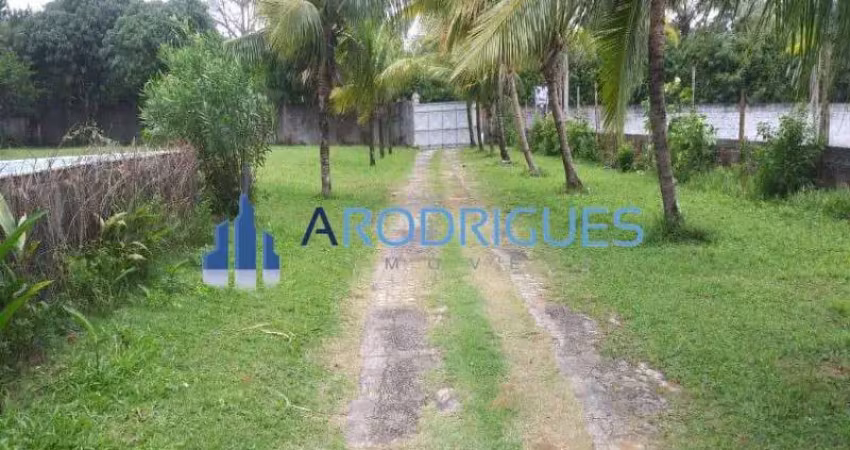 Terreno à venda em Lauro de Freitas, 8.220m², com piscina e campo de futebol