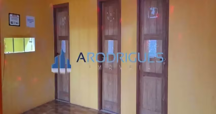 OPORTUNIDADE DE LINDA CASA SEMI MOBILIADA Á VENDA EM BARRA DE POJUCA - CAMAÇARI/BA.