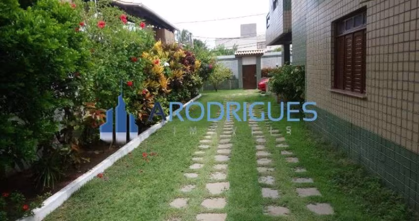 Casa em Condomínio de Luxo em Itapuã, Salvador-BA: 5 Quartos, 3 Suítes, 1 Sala, 6 Vagas de Garagem, 900m² de Área