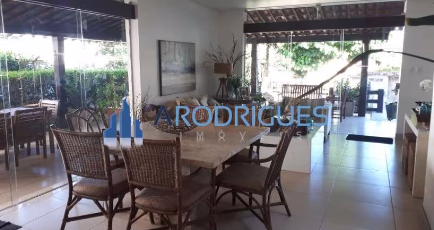Imponente casa de luxo em condomínio, 4 quartos e 4 suítes em Itapuã, Salvador-BA, com 789m² e 3 vagas. Venha conhecer!
