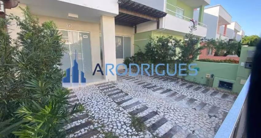 Casa em Condomínio de Luxo em Buraquinho, Lauro de Freitas-BA: 5 Quartos, 3 Suítes, 270m² de Área - Imperdível!