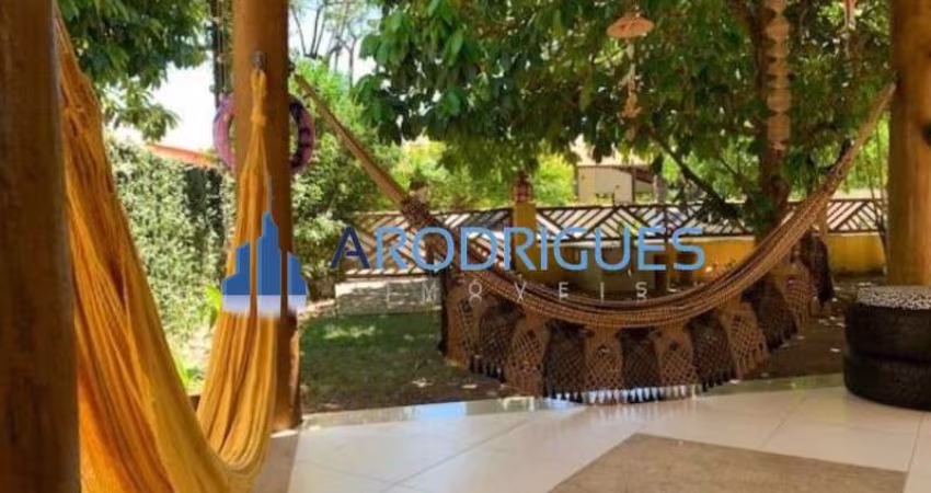 Casa de Luxo em Condomínio: 5 Quartos, 1 Suíte, 3 Vagas - Jaguaribe, Salvador-BA - Venda/Locação