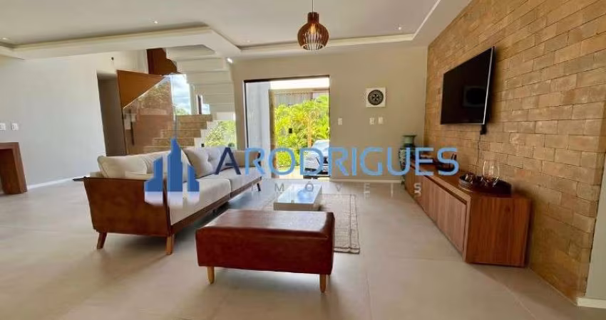 Aluguel de luxuosa casa em condomínio na Praia do Forte, Mata de São João-BA: 6 quartos, 6 suítes, 2 salas, 5 banheiros, 8 vagas de garagem, 400m²