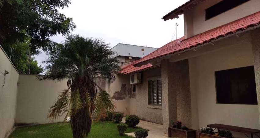 Casa à venda em Maringá, Jardim Catedral, com 3 quartos, com 212 m²
