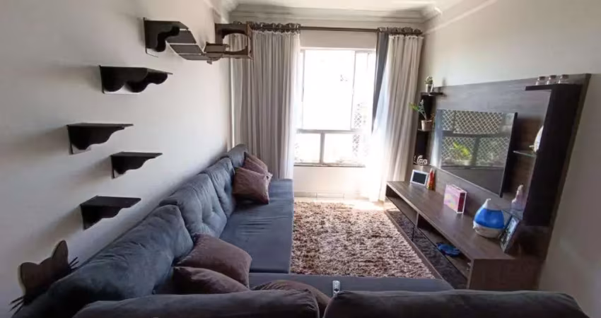 Apartamento Mobiliado com 3 Quartos e Suíte na Vila Marumby, Edifício Areia Branca, Maringá