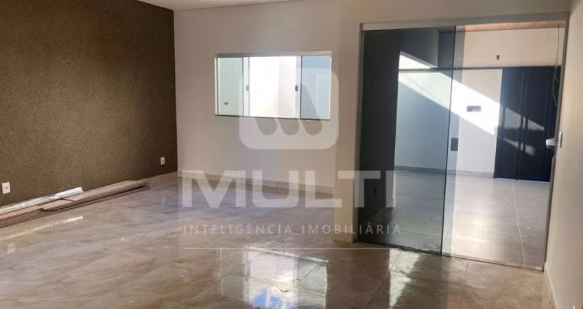 Casa com 3 quartos à venda no Jardim Europa, Uberlândia 