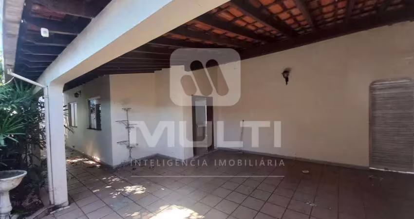 Casa com 3 quartos à venda no Santa Mônica, Uberlândia 