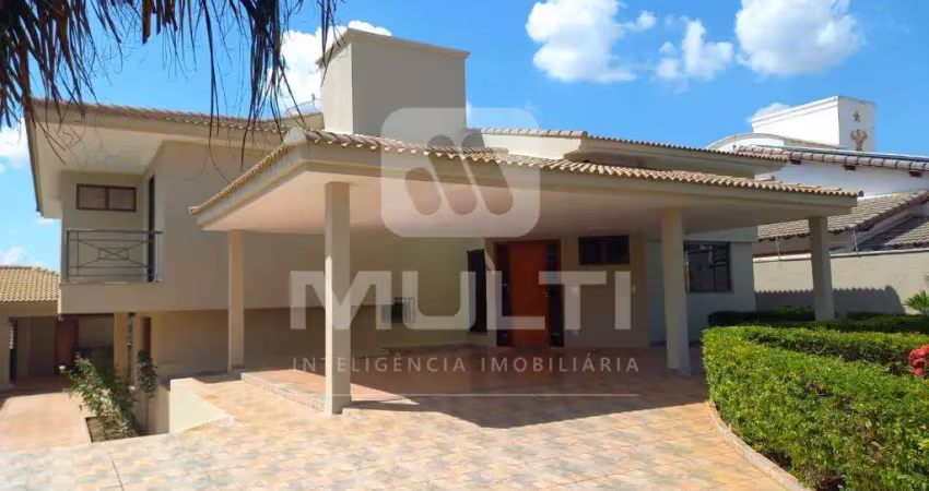 Casa com 5 quartos para alugar na Cidade Jardim, Uberlândia 