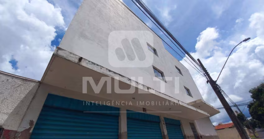 Apartamento com 3 quartos para alugar no Tibery, Uberlândia 