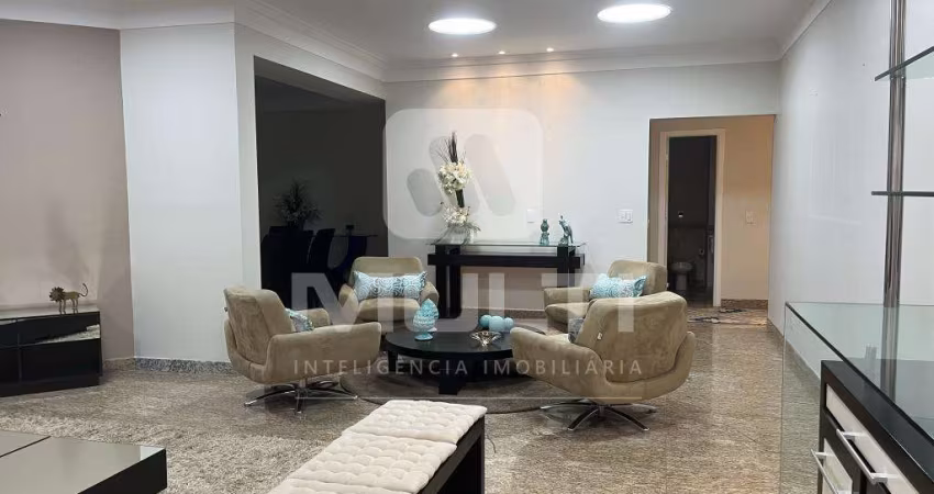 Apartamento com 4 quartos para alugar no Centro, Uberlândia 