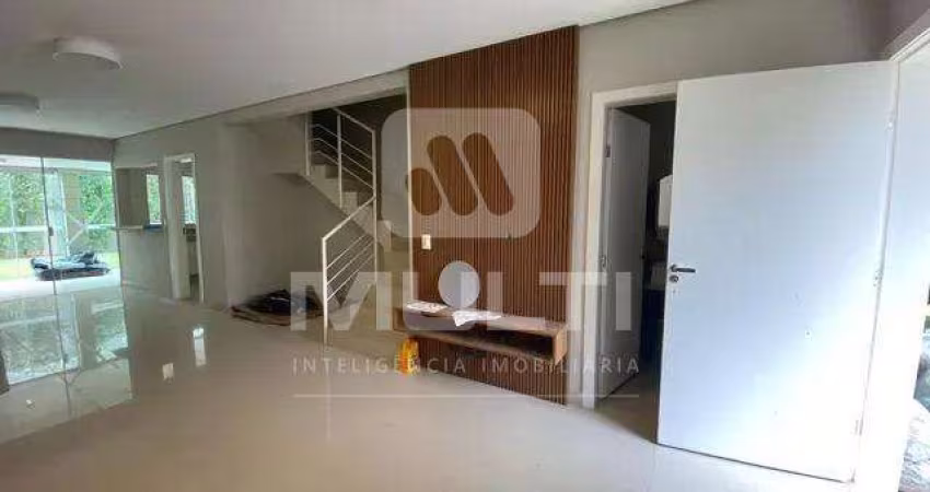 Casa em condomínio fechado com 3 quartos para alugar no Jardim Karaíba, Uberlândia 