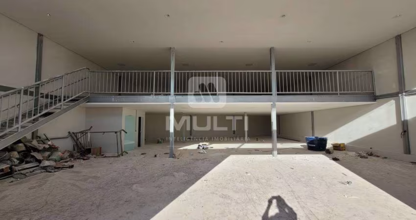 Sala comercial para alugar no Conjunto Segismundo Pereira, Uberlândia 