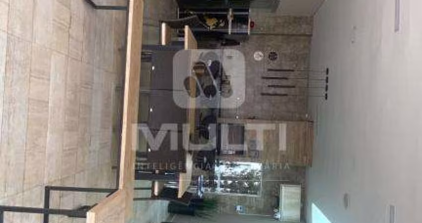 Casa com 3 quartos para alugar no Bosque dos Buritis, Uberlândia 