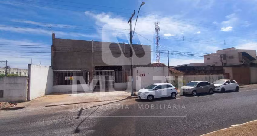 Barracão / Galpão / Depósito para alugar no Bom Jesus, Uberlândia 