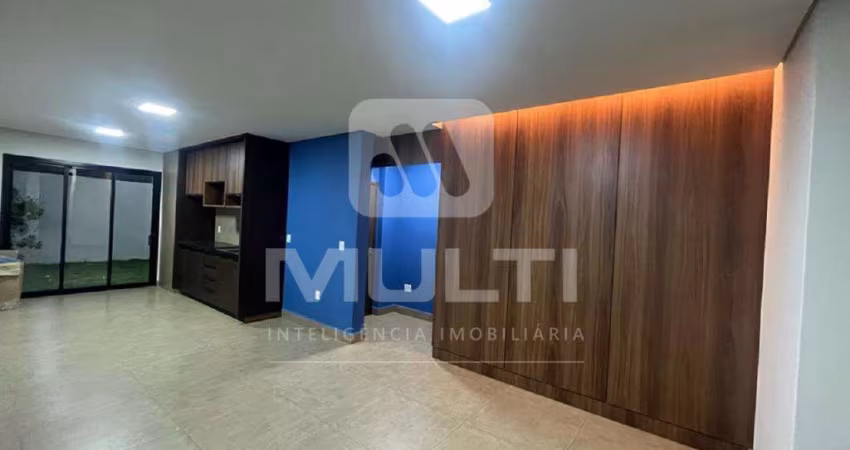 Casa com 3 quartos para alugar no Aclimação, Uberlândia 