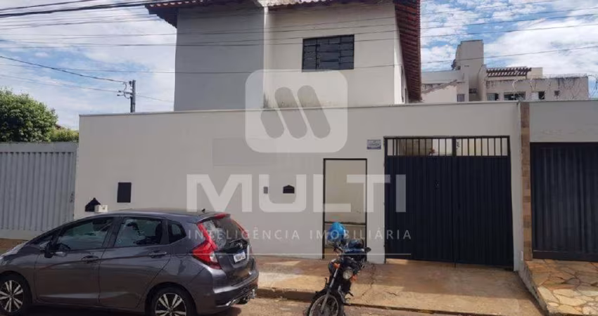 Casa comercial para alugar no Conjunto Segismundo Pereira, Uberlândia 