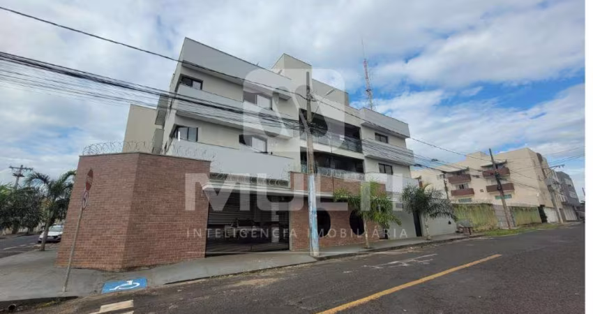 Apartamento com 3 quartos para alugar no Umuarama, Uberlândia 
